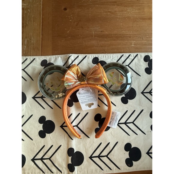 NEW Disney Cruise Line 2025 Halloween On The High Seas Porthole Pumpkin Ears - Picture 1 of 1